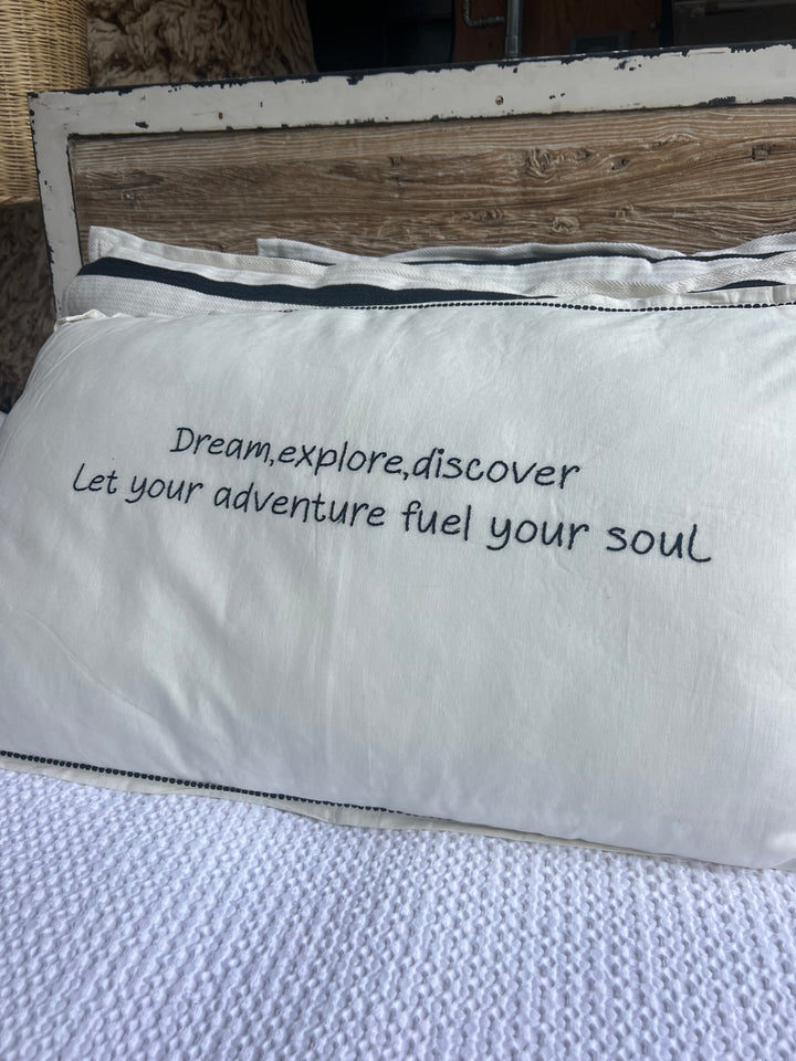 Linnen Pillow + Filling | Dream Explore Discover | White
