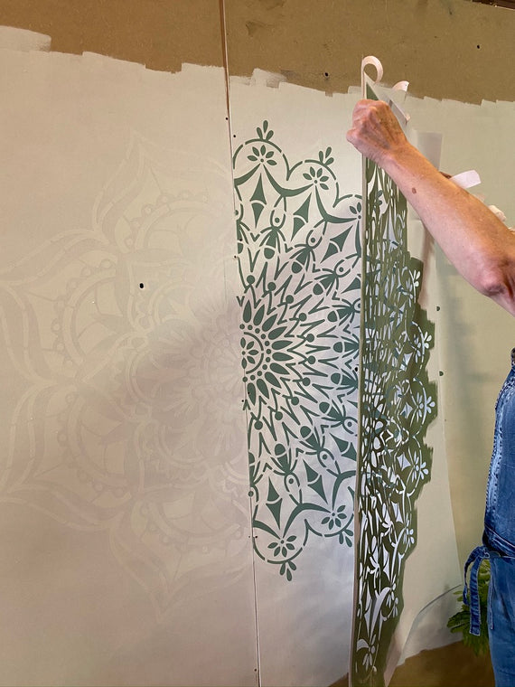 Circle of Life Mandala Stencil XL, 130x130 cm, symbolizing infinity and harmony for home décor.